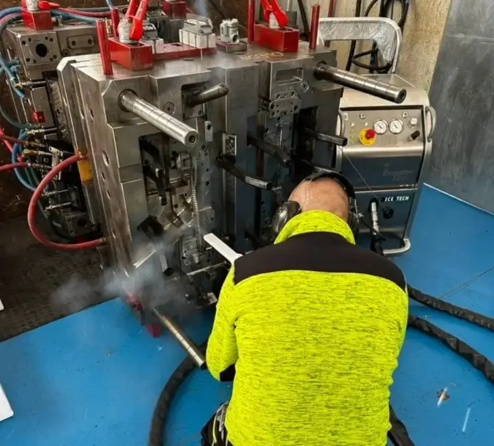 Czyszczenie suchym lodem